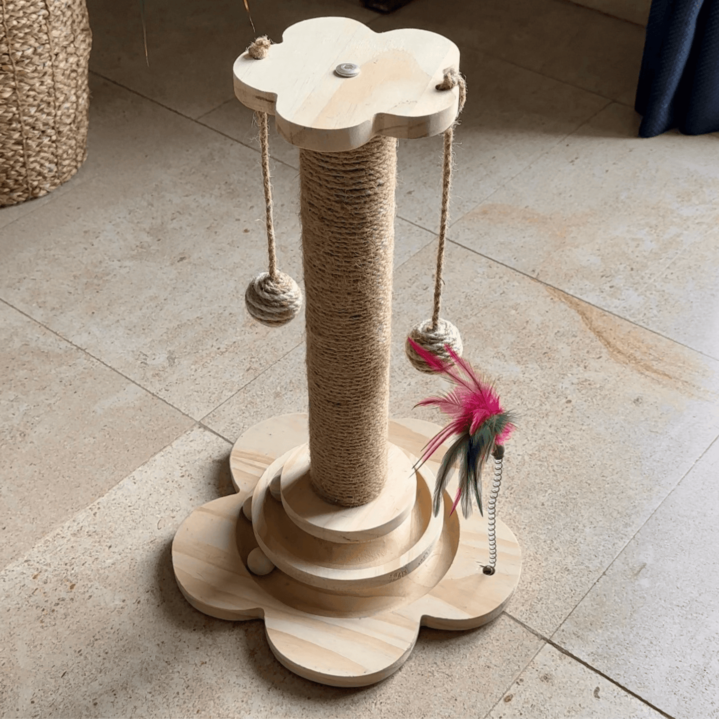 Arbre à chat en bois en forme de tour | MyPetsHub