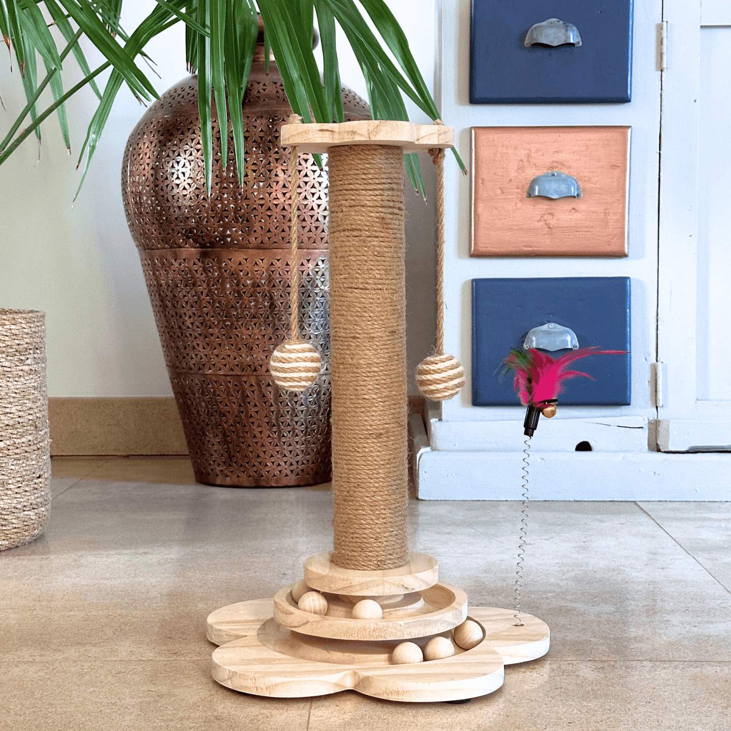 Arbre à chat en bois en forme de tour | MyPetsHub